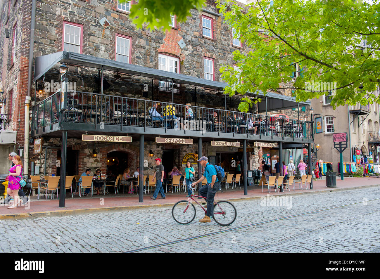 Usa Georgia Ga Historic Savannah West River Street Restaurants Et Bars De Nuit Et Restaurants A Quai Chart House Photo Stock Alamy