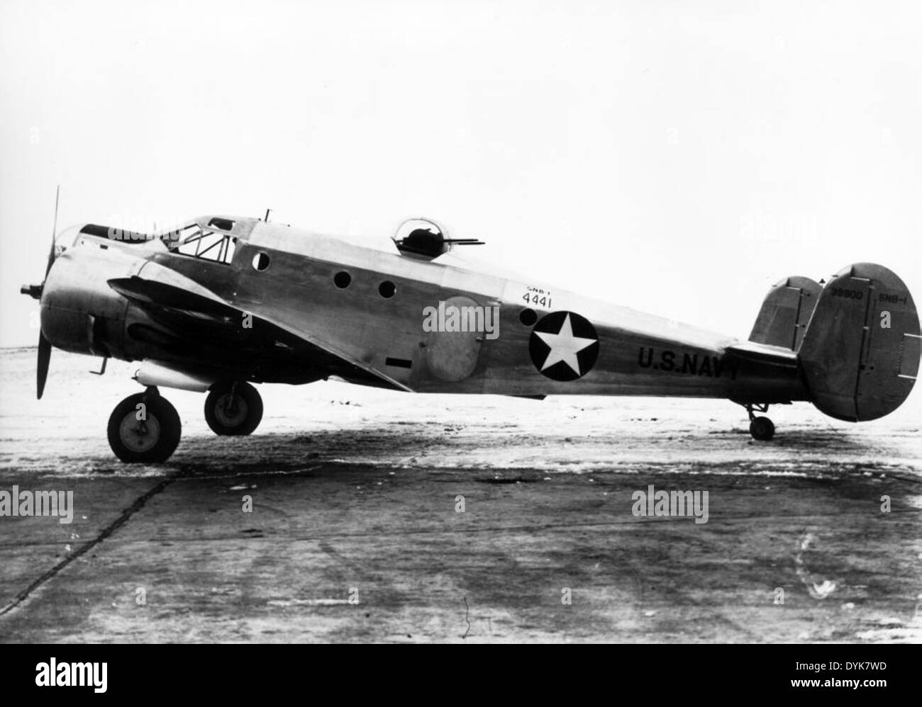 Le Beech C-45 Expeditor était un avion de transport militaire utilisé par l'armée de l'air américaine pendant la seconde Guerre mondiale. Il a joué un rôle crucial dans le transport de personnel et de fournitures à travers les différents théâtres de la guerre. Banque D'Images