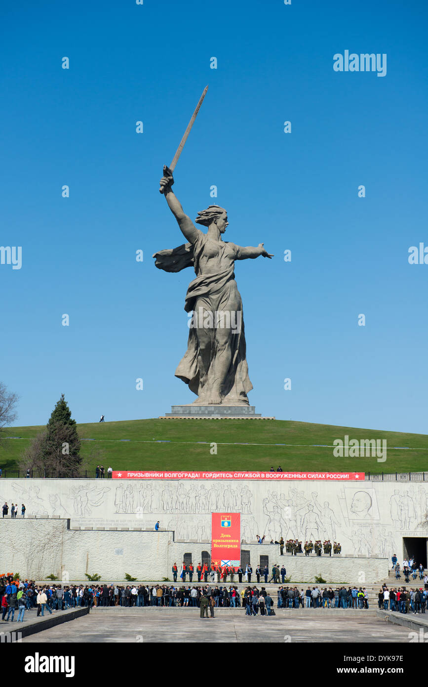Le monument d'appels de la mère patrie dans Kourgane Mamaïev complexe commémoratif à Volgograd (ex-Stalingrad), la Russie. Banque D'Images Le monument d'appels de la mère patrie dans Kourgane Mamaïev complexe commémoratif à Volgograd (ex-Stalingrad), la Russie. Banque D'Images