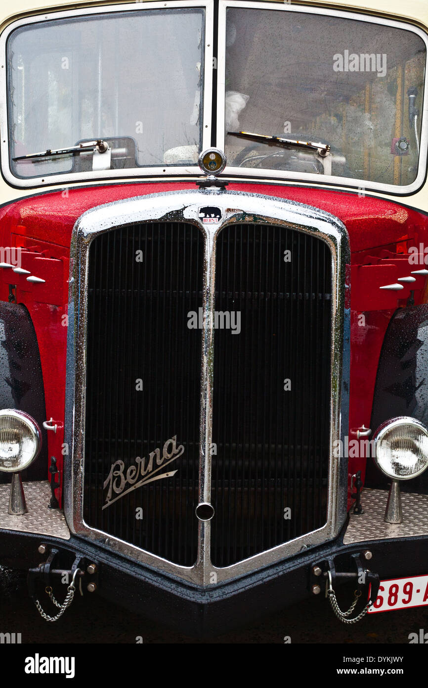 Intérieur de bus oldtimer Banque de photographies et d’images à haute ...