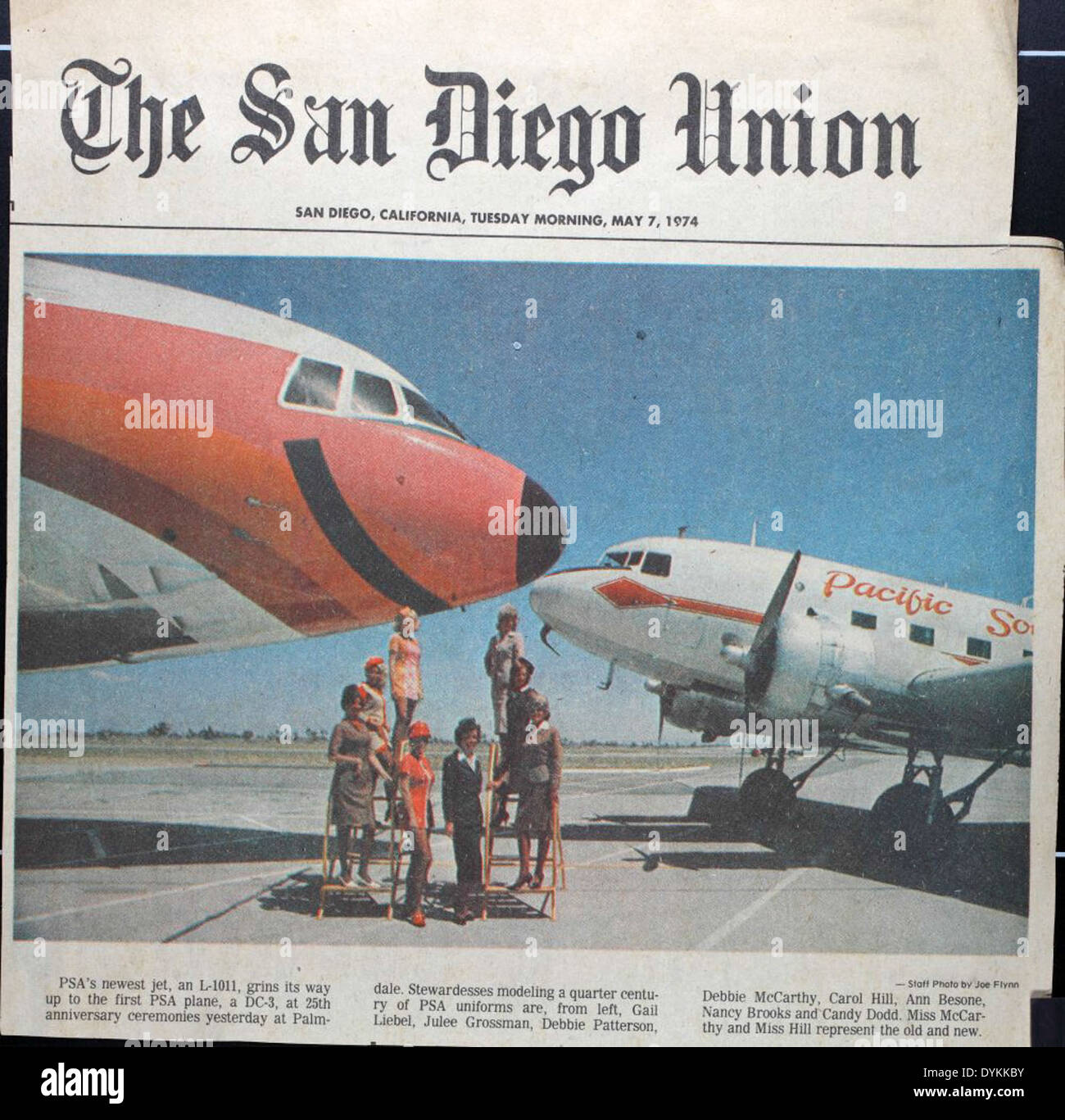 Cette image montre un avion de PSA Airlines, reflétant le rôle important de la compagnie dans le service aérien régional pendant son exploitation. Connu pour sa flotte d'avions à hélices, PSA était un transporteur régional de premier plan aux États-Unis dans les années 1960 et 1970 Banque D'Images