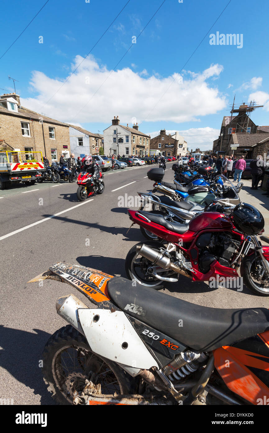 Hawes ville Yorkshire Dales National Park la mecque des motards moto, UK Angleterre GO route vélos street Banque D'Images