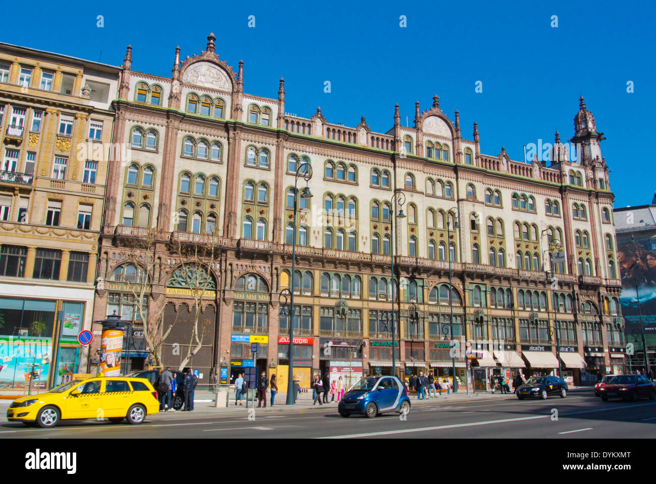 Párizsi udvar (Paris) aka Brudern-ház, Brudern house (1912), Ferenciek square, le centre de Budapest, Hongrie, Europe Banque D'Images