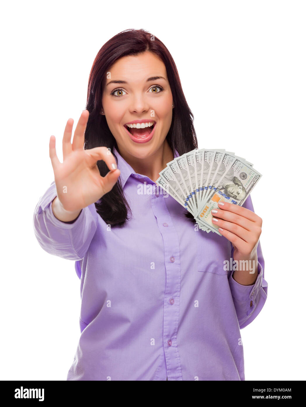 Heureux Mixed Race Woman Holding la nouvelle United States One Hundred Dollar Bills isolé sur un fond blanc. Banque D'Images