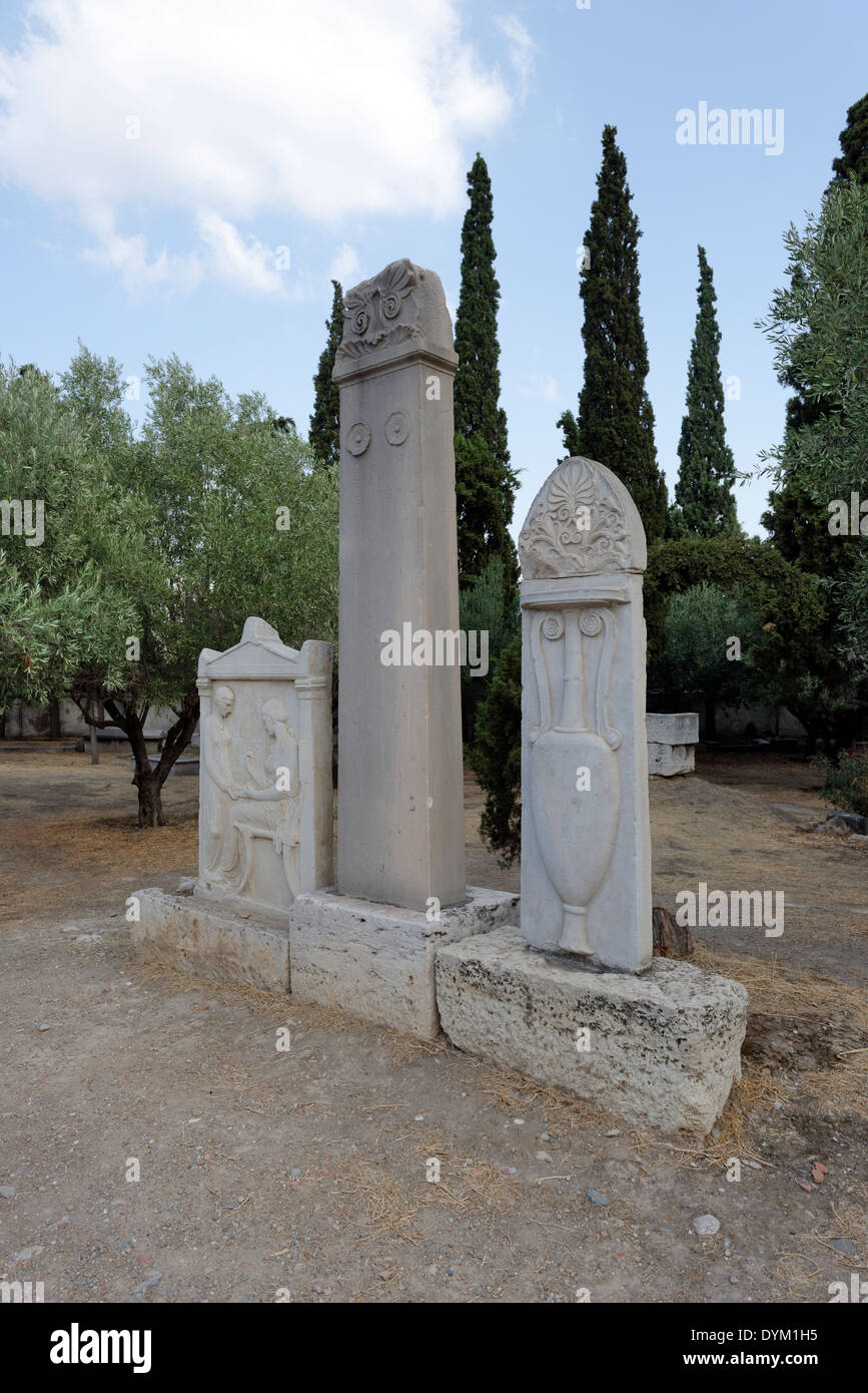 Tombes de rue 5ème siècle BC grave de monuments cimetière Kerameikos Koroibos Melite sur l'Athènes Grèce Banque D'Images