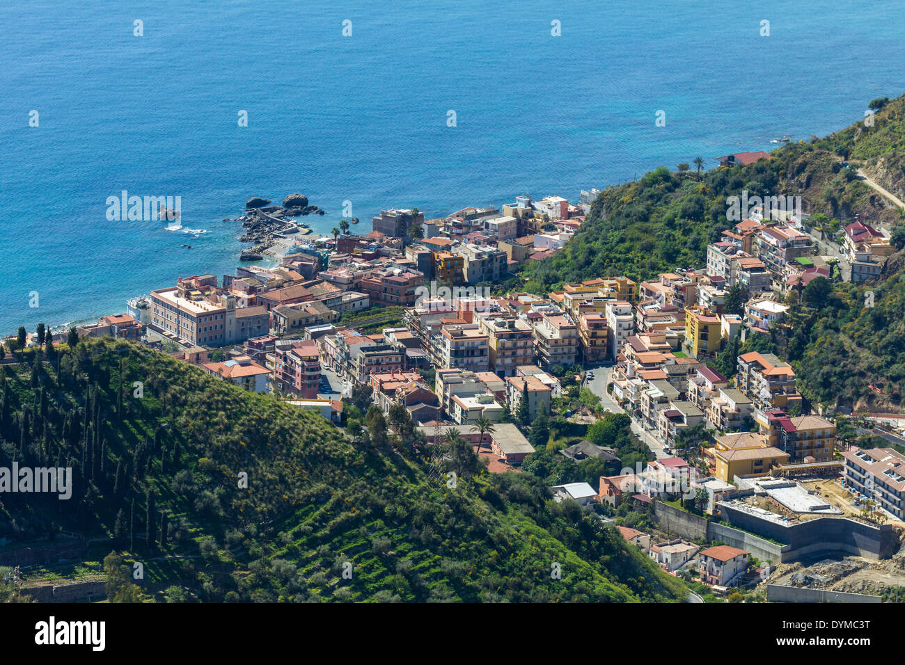 Ville balnéaire Villagonia juste au sud ouest de Taormina, Catania, Villagonia Province, Sicile, Italie Banque D'Images