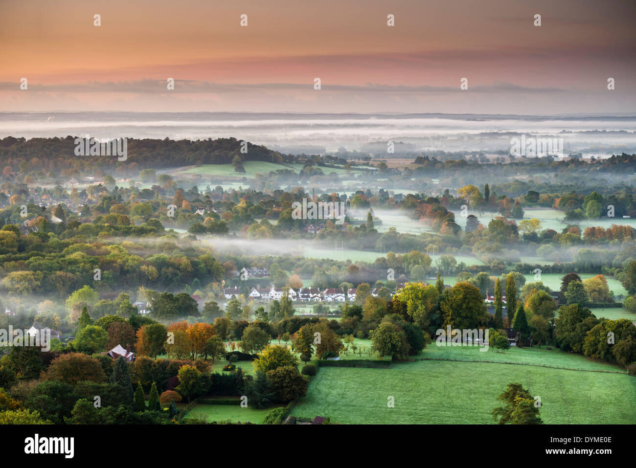 Avis de Surrey Hills de Colley Hill, Reigate, Surrey, UK Banque D'Images