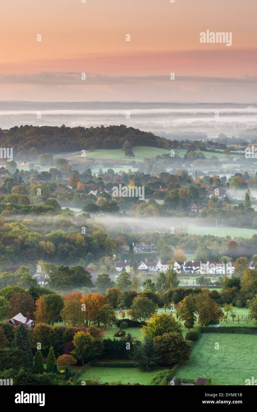 Avis de Surrey Hills de Colley Hill, Reigate, Surrey, UK Banque D'Images