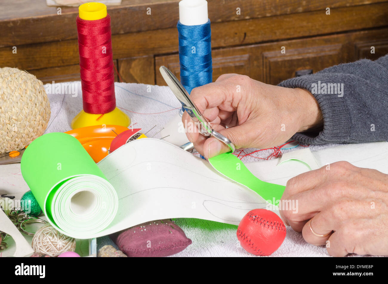 Cuir de coupe à craft sport traditionnel balls Banque D'Images