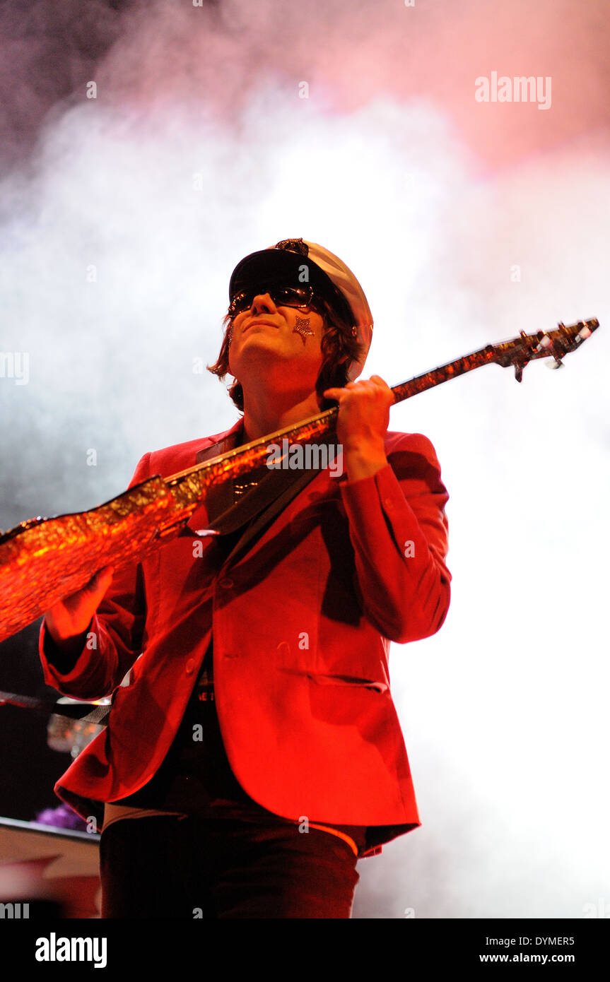 Barcelone, Espagne - 29 SEPTEMBRE : Manic Street Preachers band effectue au Palau Sant Jordi Le 29 septembre 2012 à Barcelone, Espagne. Banque D'Images