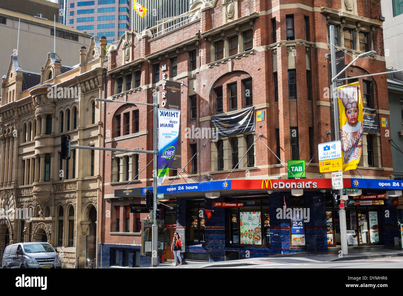 Sydney Australie,bâtiment,urbain,McDonald's,hamburgers,hamburgers,restaurant restaurants restauration cafés, restauration rapide, ouvert 24 heures sur 24, AU140308006 Banque D'Images