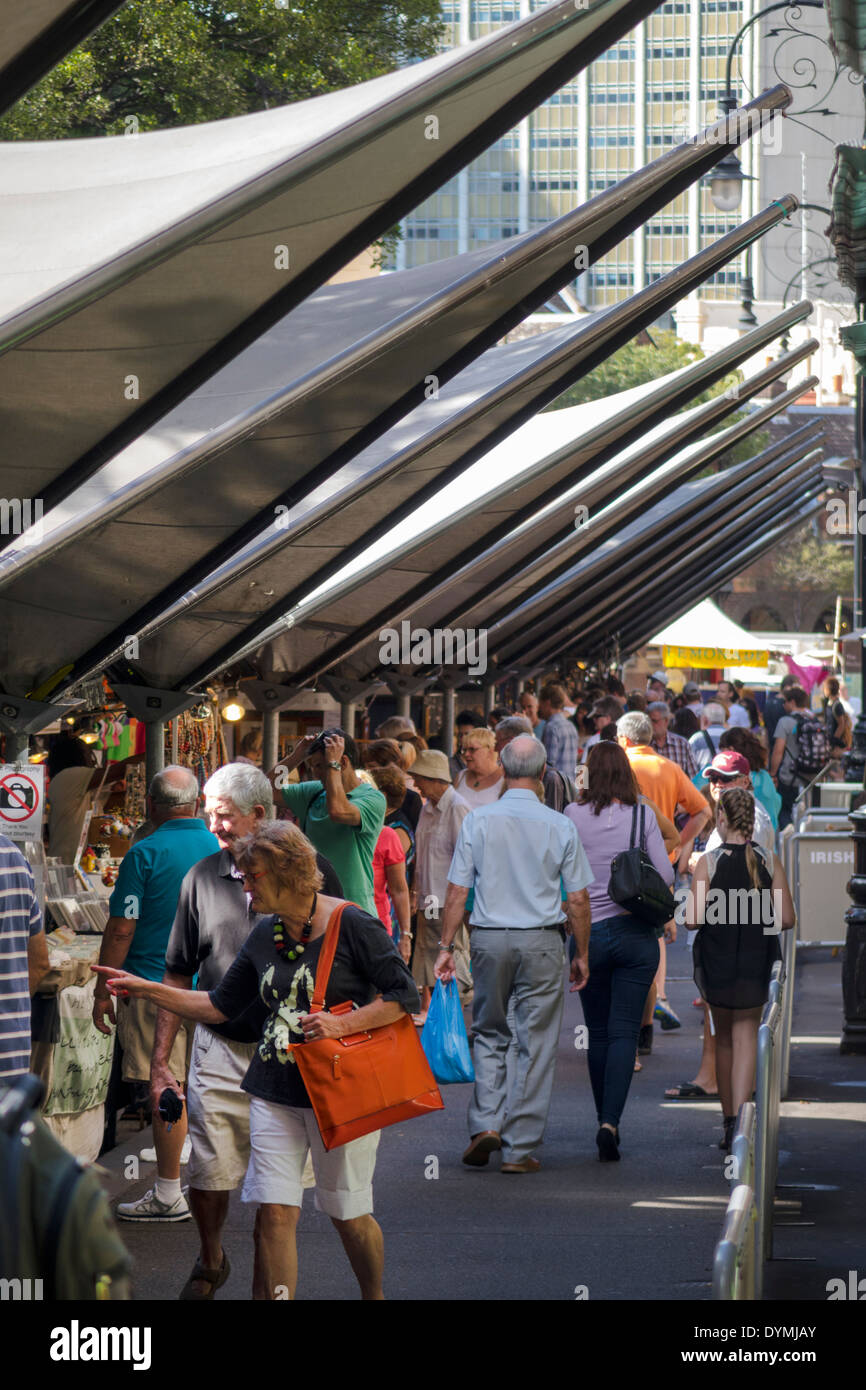Sydney Australie,The Rocks Market,George Street,shopping shopper shoppers shopping marchés marché achats vente, magasin de détail magasins bus Banque D'Images