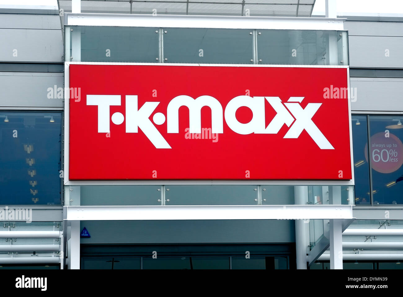 TK Maxx UK retail park store logo Banque D'Images