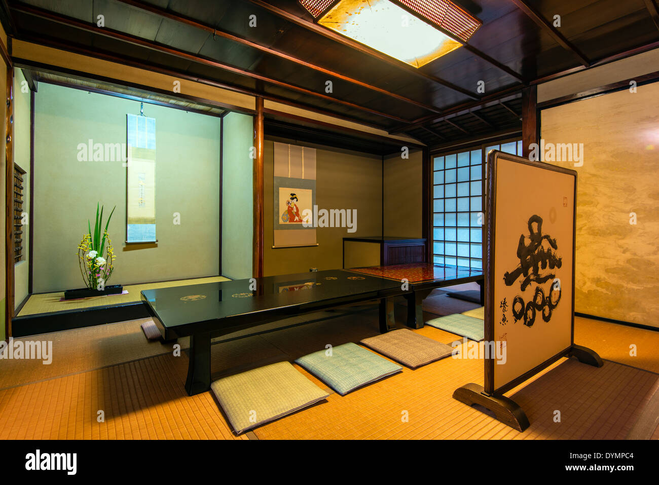 Au salon de thé Kaikaro geisha house en date du début du 19ème siècle, quartier Higashi Chayagai, Kanazawa, Ishikawa, Japon Prefectur Banque D'Images