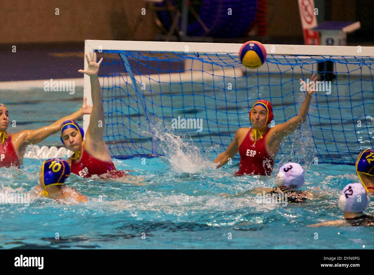 Manchester, UK. 22 avr, 2014. Espagne dvd Laura Ester en action au cours de la FINA de water-polo Femmes Ligue Mondiale entre la Grande-Bretagne et l'Espagne. Credit : Action Plus Sport/Alamy Live News Banque D'Images