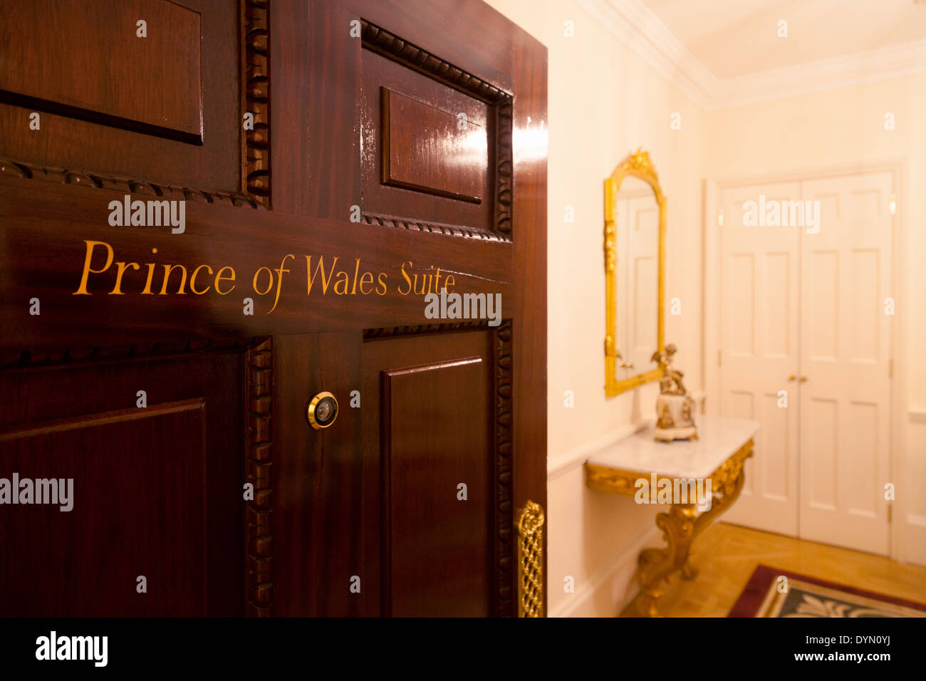 Le Prince de Galles, une suite de luxe dans le luxueux hôtel Ritz, Piccadilly, Londres W1 England UK Banque D'Images