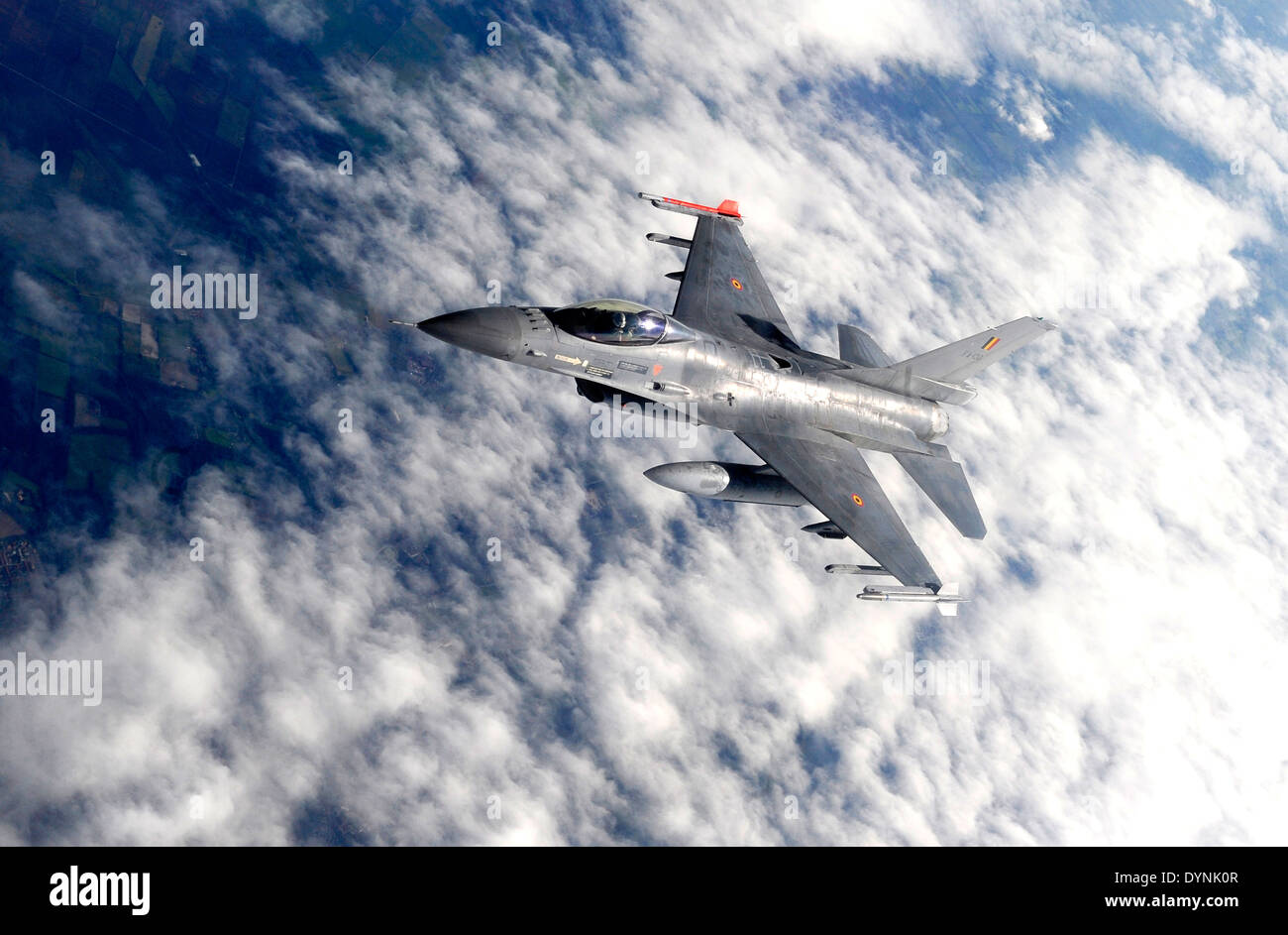 Un F-16 Fighting Falcon lors de l'exercice Brilliant Arrow 21 septembre 2011 sur l'Allemagne. Banque D'Images
