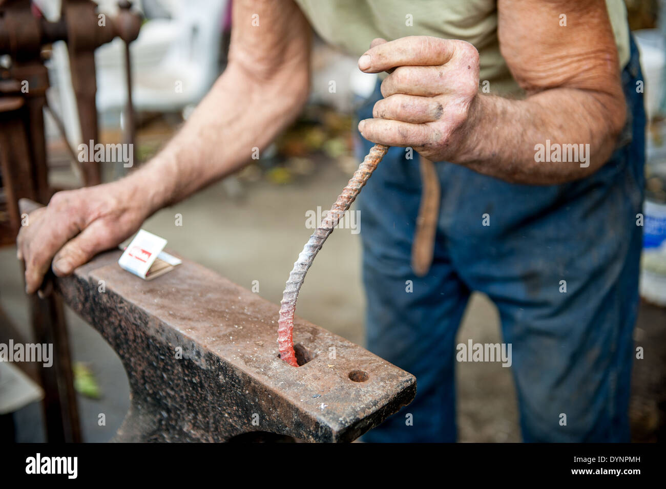 Une barre de flexion forgeron metal Boonsboro MD Banque D'Images