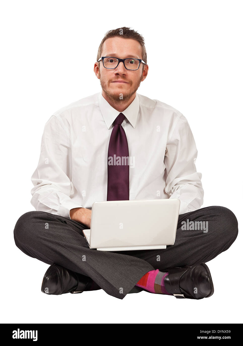 Homme avec portable sur fond blanc Banque D'Images