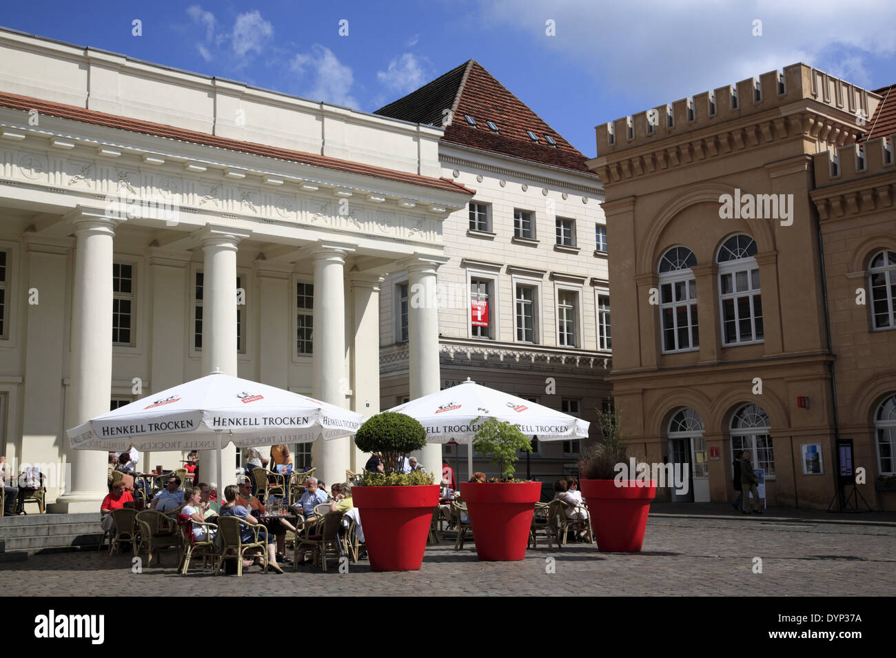 Cafe Roentgen, Schwerin, place du marché, de Mecklembourg-Poméranie-Occidentale, Allemagne, Europe Banque D'Images
