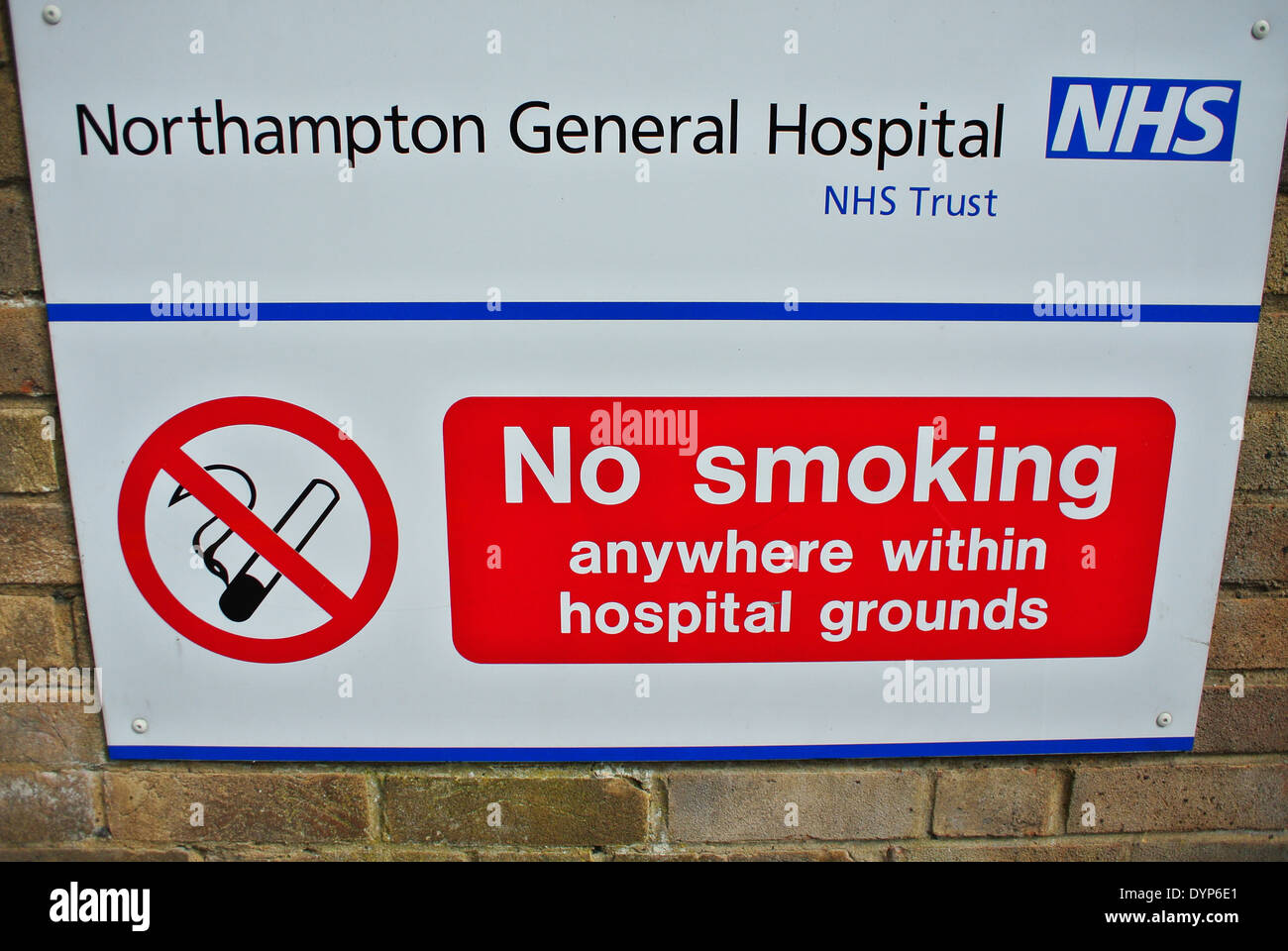 Northampton General Hospital NHS sign Banque D'Images