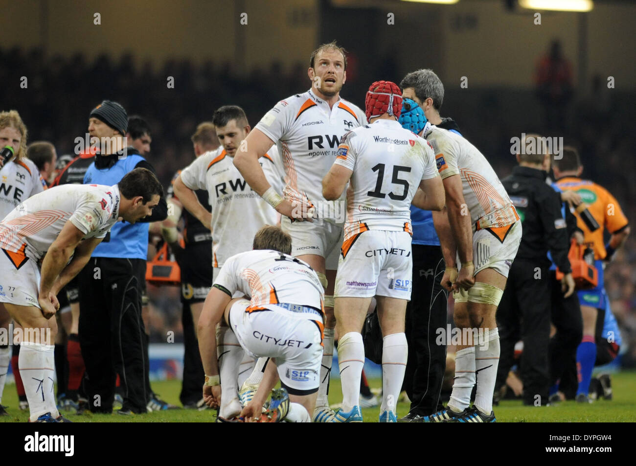 Ospreys v Newport Gwent Dragons - RaboDirect PRO12 au Millennium Stadium de Cardiff - le Jour du Jugement. Banque D'Images