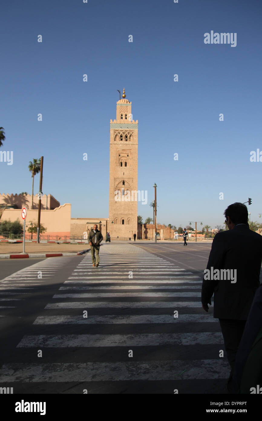 La Mosquée Koutoubia ou mosquée Kutubiyya est la plus grande mosquée de Marrakech, Maroc. Banque D'Images