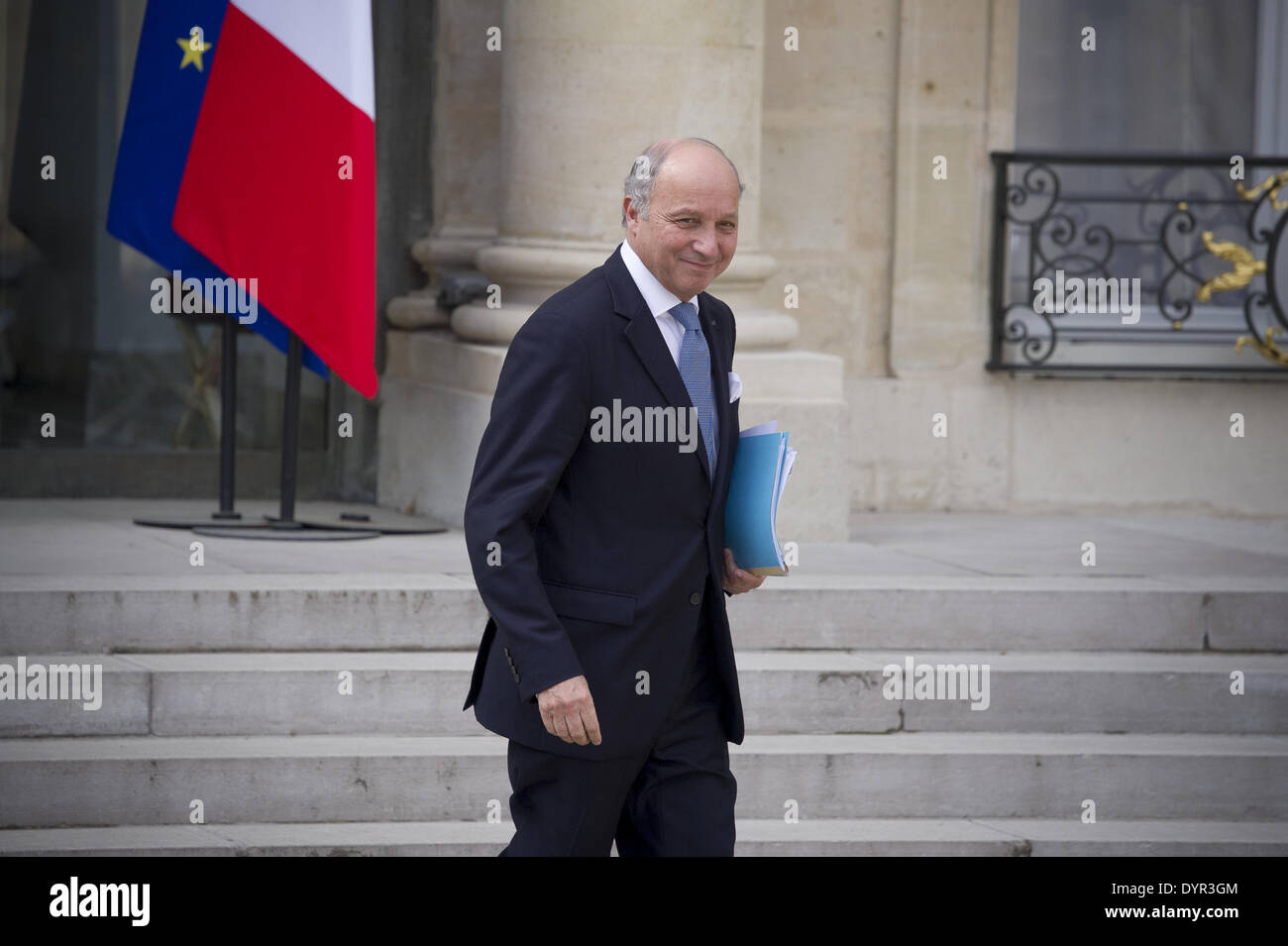 Paris, FRA. Apr 23, 2014. Le ministre français des Affaires étrangères Laurent Fabius quitte le palais de l'Élysée le 23 avril 2014, à Paris, après la réunion hebdomadaire du cabinet. (Photo/Zacharie Scheurer) © Zacharie Scheurer/NurPhoto ZUMAPRESS.com/Alamy/Live News Banque D'Images