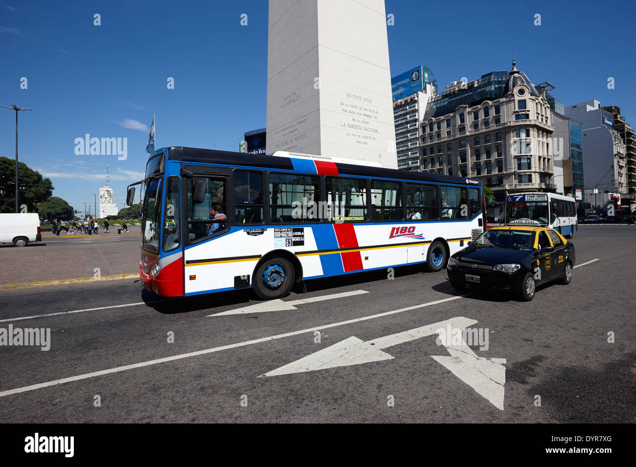 Ville colorée au centre-ville de colectivos bus Buenos Aires Argentine Banque D'Images