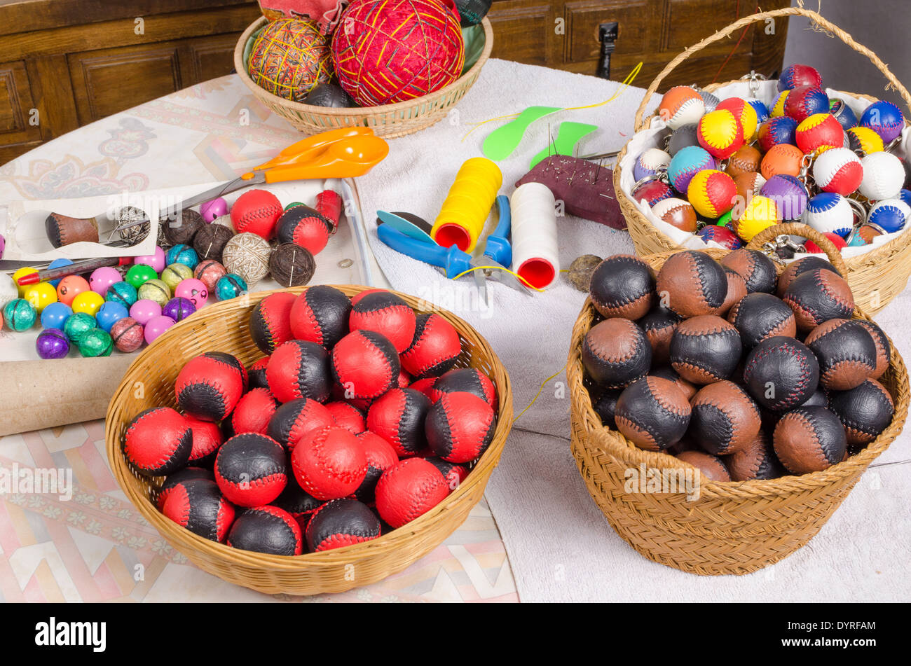 Boules à la main que pour les sports traditionnels espagnols Banque D'Images