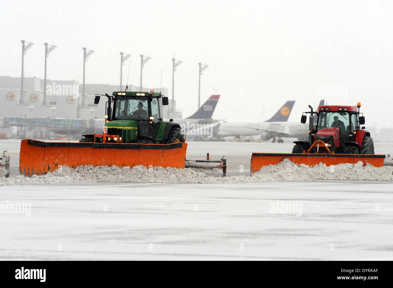 L'entretien d'hiver à l'aéroport de Munich, 2012 Banque D'Images
