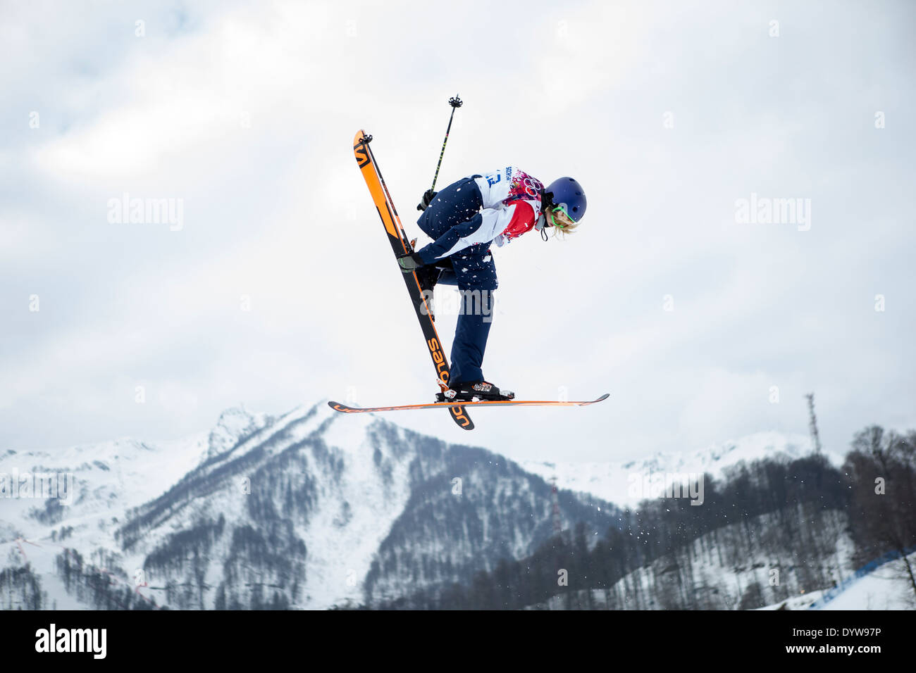 Katie Summerhayes (GBR) qui se font concurrence sur le slopestyle Ski Dames aux Jeux Olympiques d'hiver de Sotchi en 2014, Banque D'Images