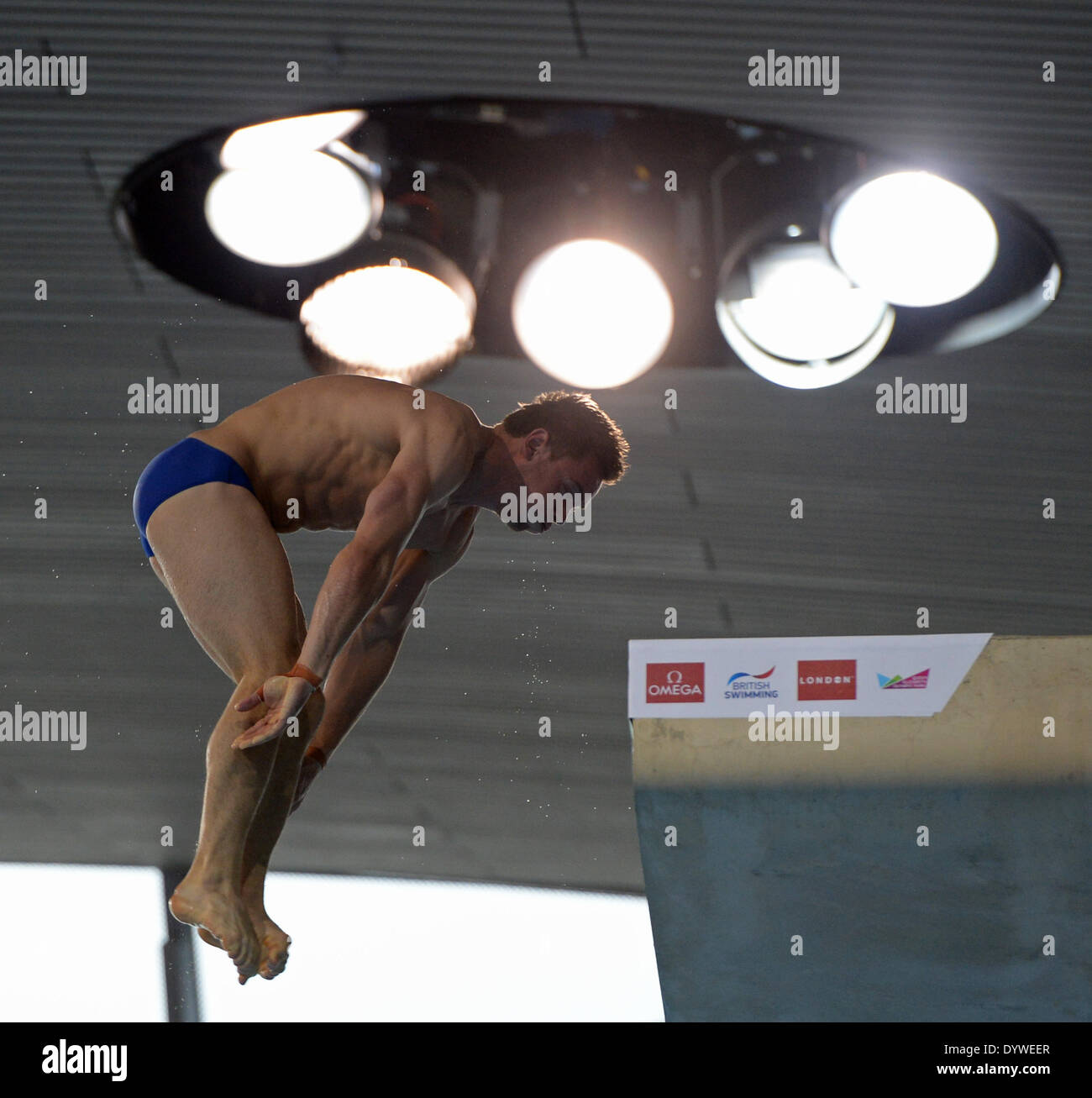 Londres, Grande-Bretagne. Apr 25, 2014. Tom Daley de Grande-Bretagne au cours de la première journée de la FINA/NVC Diving World Series 2014 au Centre aquatique de Londres le 25 avril 2014 à Londres, Grande-Bretagne. Credit : Mitchell Gunn/ESPA/Alamy Live News Banque D'Images