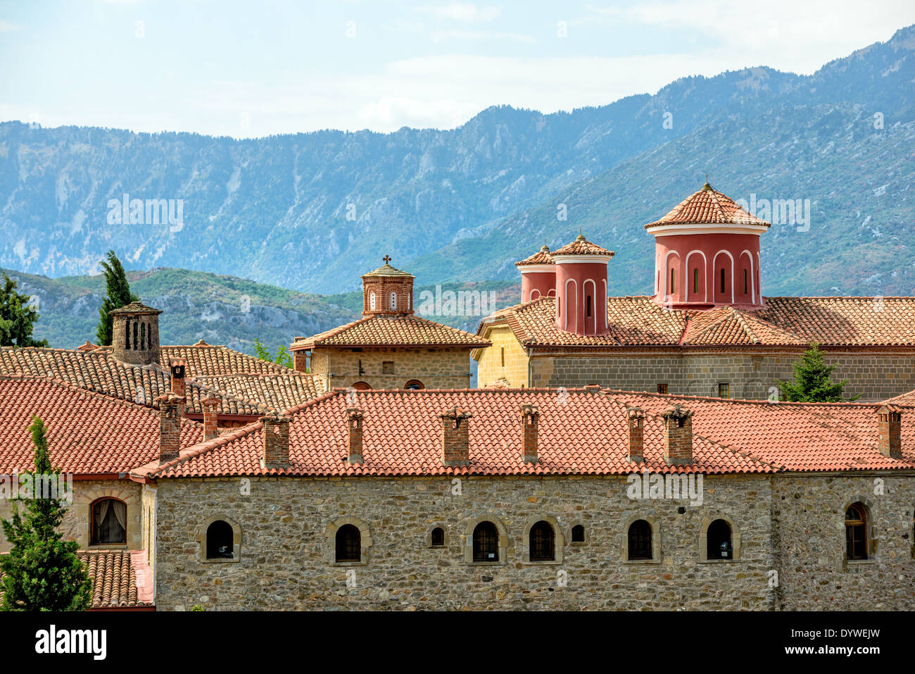 Monastère Agios Stephanos en haut des rochers des météores en Grèce à Banque D'Images
