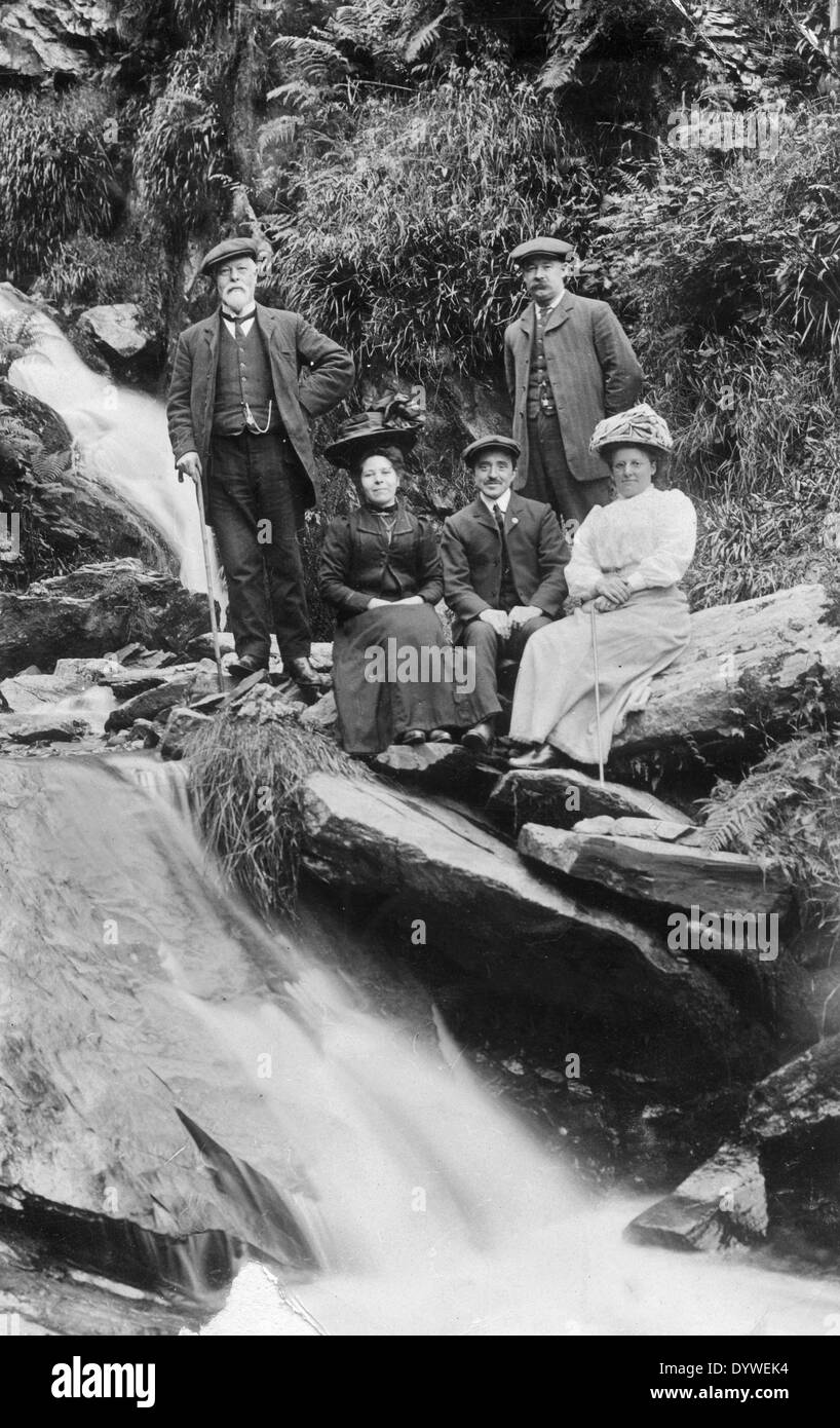 Edwardian journée en famille ou vacances à Cascades de l'île de Man Banque D'Images