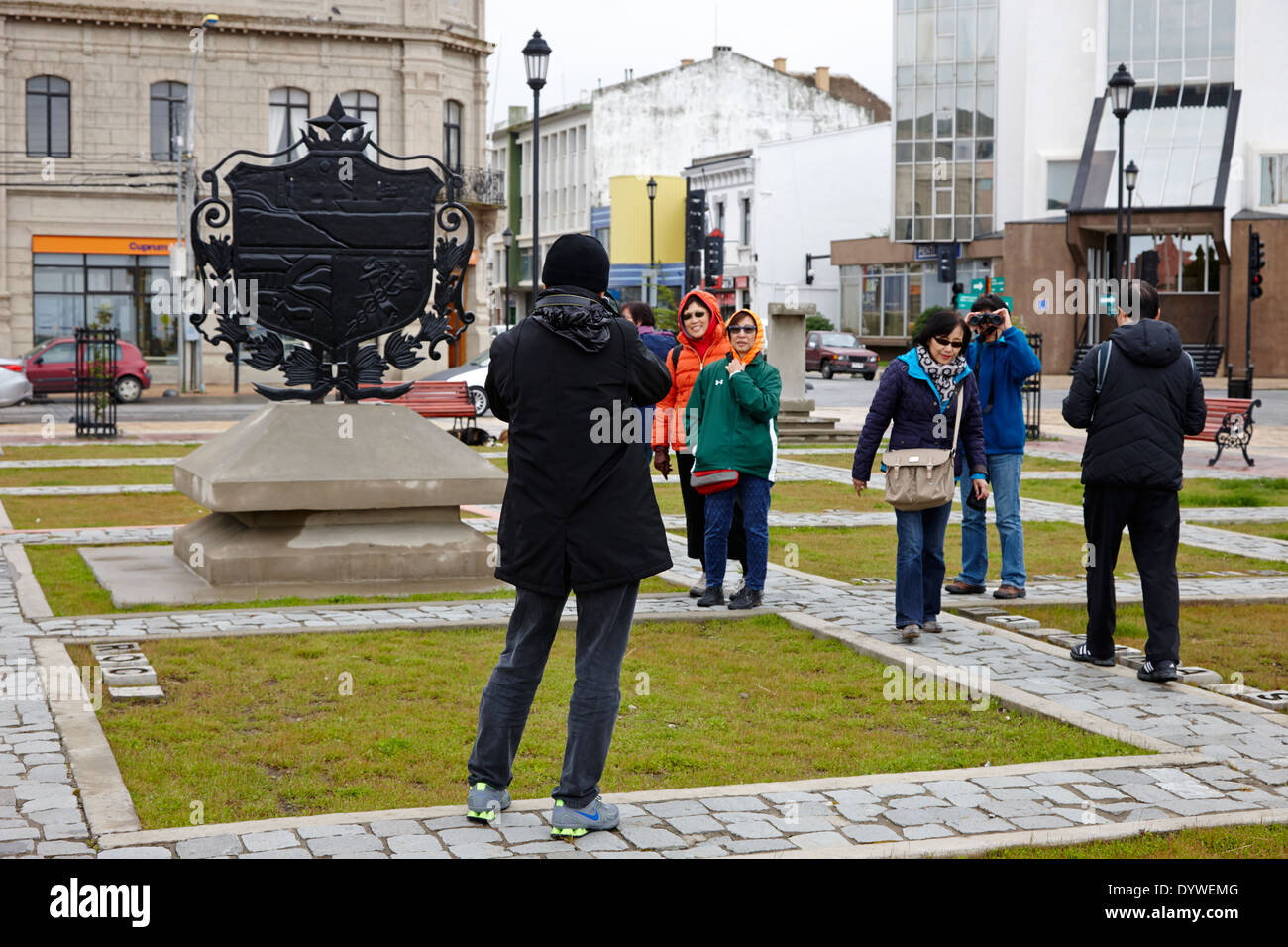 Les touristes asiatiques prendre des photos Punta Arenas Chili Banque D'Images