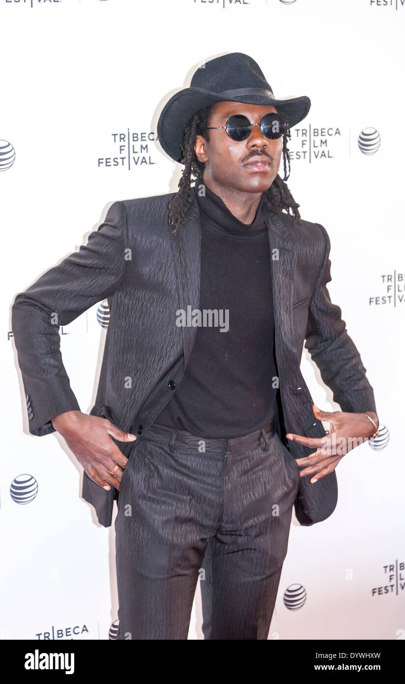 New York, NY, USA - Le 24 avril 2014 : La chanteuse britannique Dev Hynes assiste à la 'Palo Alto' Premiere pendant le Festival du film de Tribeca 2014 à la SVA Theater à New York City Banque D'Images