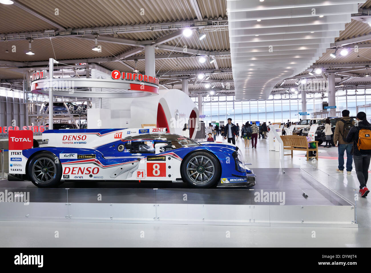 Toyota TS040 hybride Denso race car chez Toyota city showcase Web Mega ...
