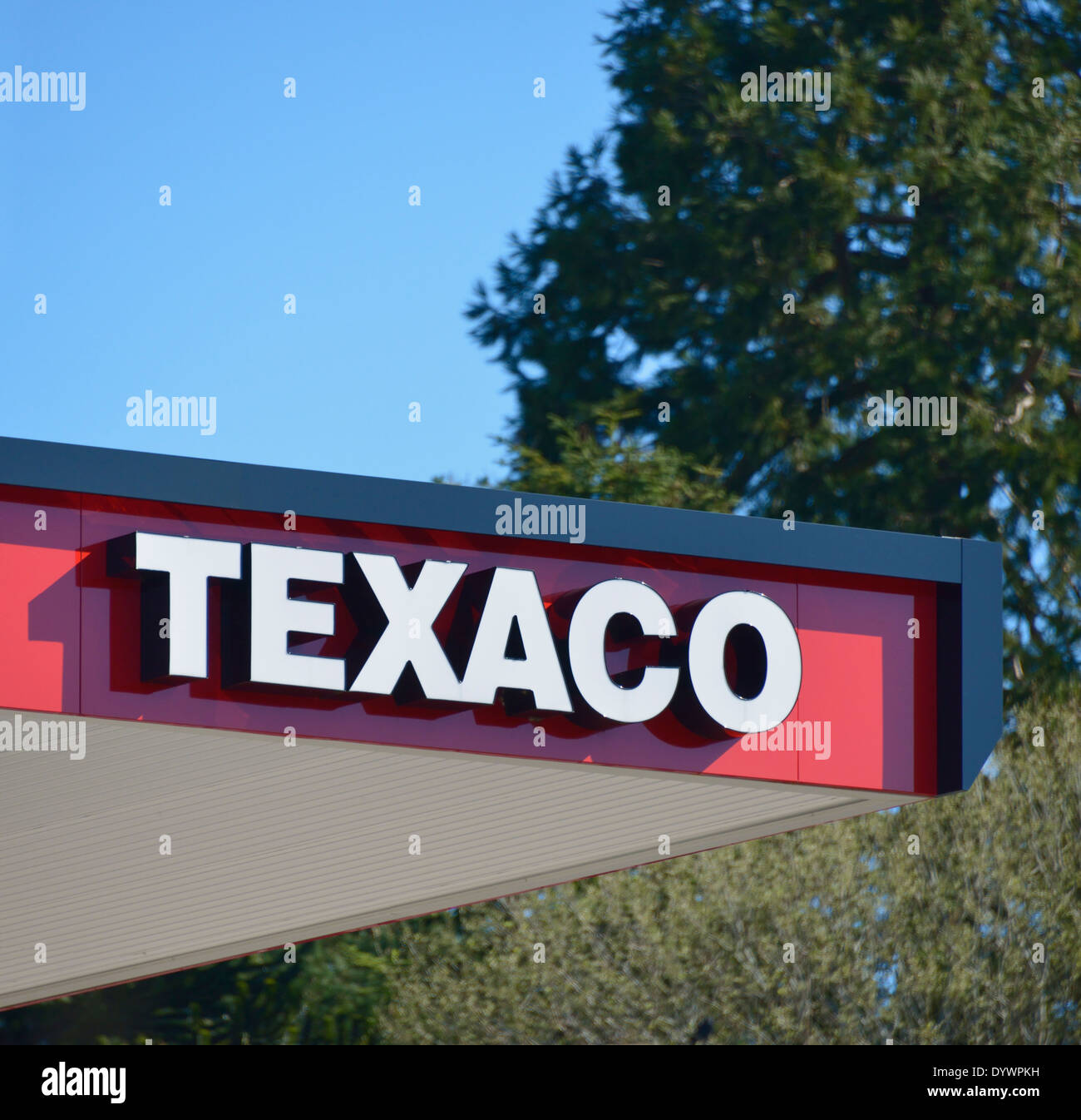 Station Texaco signe. Station Road, Alston, Cumbria, Angleterre, Royaume-Uni, Europe. Banque D'Images