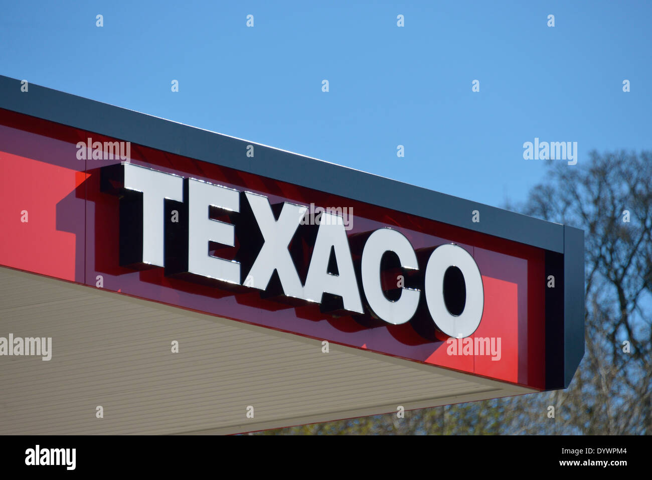 Station Texaco signe. Station Road, Alston, Cumbria, Angleterre, Royaume-Uni, Europe. Banque D'Images