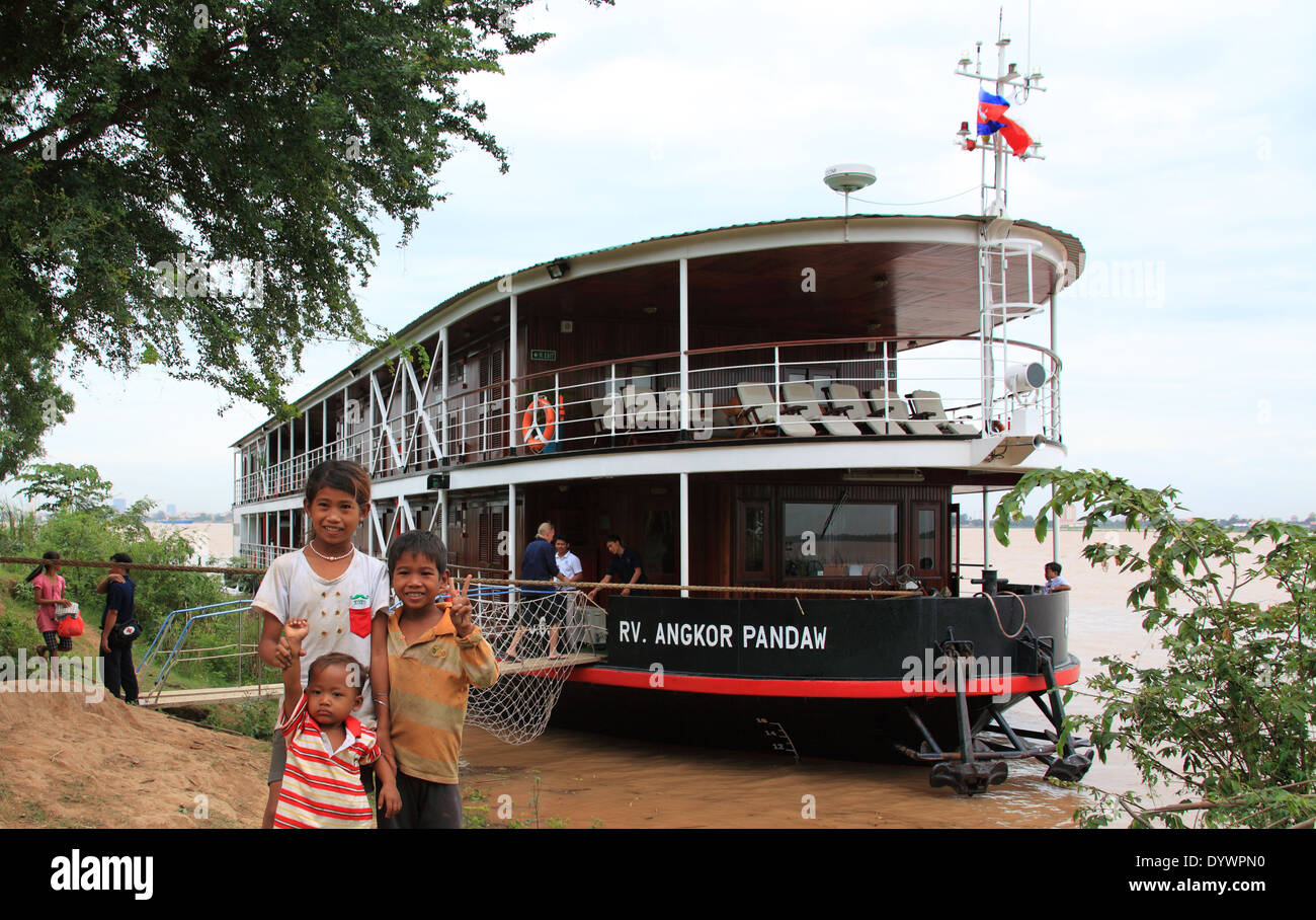 Rv pandaw angkor (Avalon) Banque D'Images