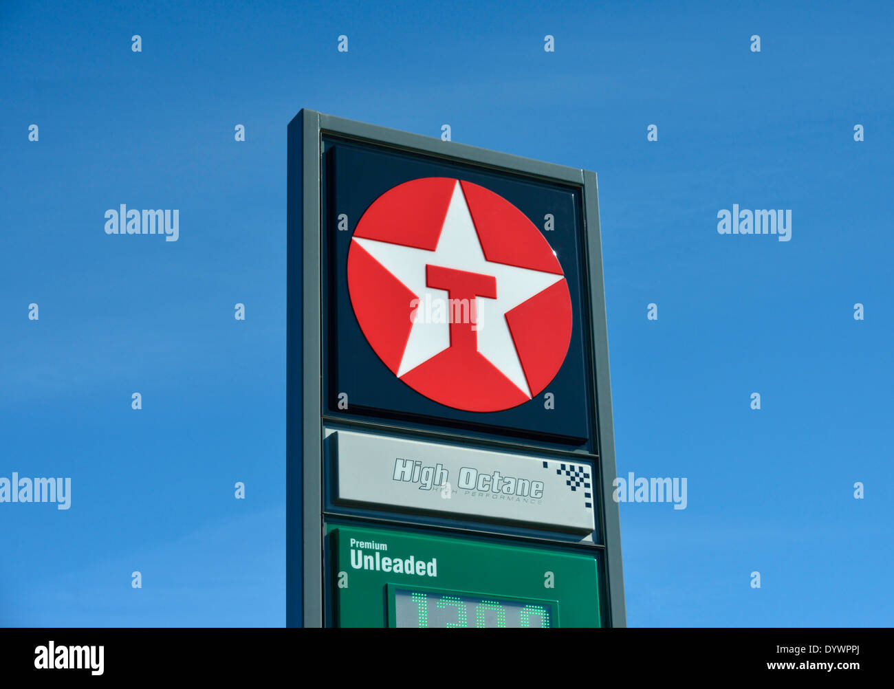 Station Texaco signe. Station Road, Alston, Cumbria, Angleterre, Royaume-Uni, Europe. Banque D'Images