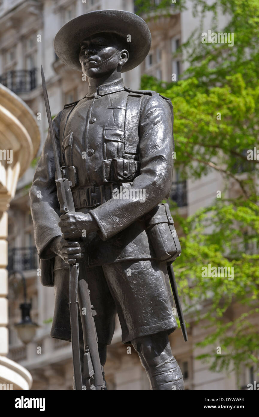 Ghurka Memorial Statue soldat, Londres, Angleterre, Royaume-Uni. Banque D'Images