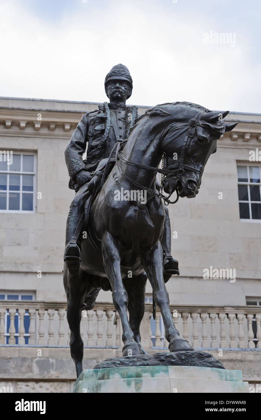 Statue en bronze de Field Marshall Frederick Sleigh Roberts situé dans la région de Horse Guards Parade, Londres, Angleterre, Royaume-Uni. Banque D'Images