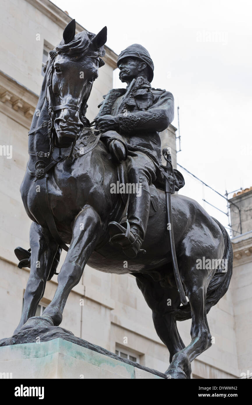 Statue en bronze de Field Marshall Frederick Sleigh Roberts situé dans la région de Horse Guards Parade, Londres, Angleterre, Royaume-Uni. Banque D'Images