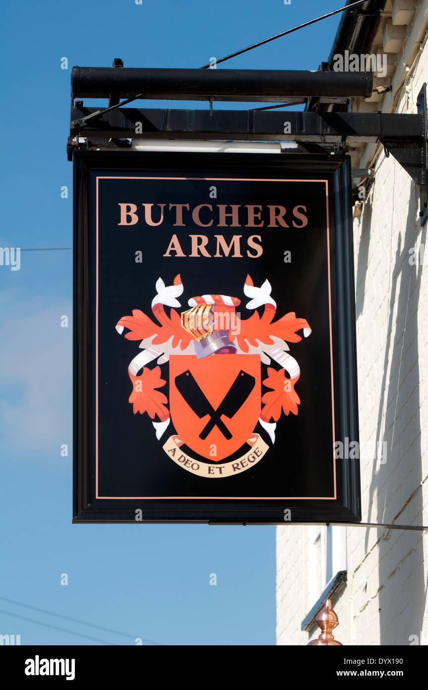 Le Carisbrooke Arms enseigne de pub, Mickleton, Gloucestershire, England, UK Banque D'Images