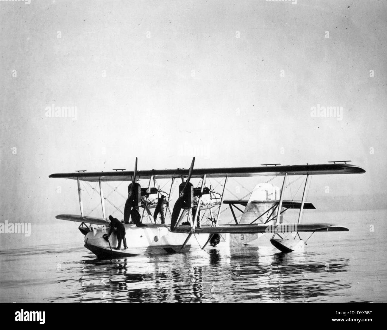 Le NAF PN-9, un hydravion de l'US Navy, est vu ici le 23 août 1925, à la Naval Air Station de San Diego, marquant un moment clé dans le développement de l'aviation navale. Banque D'Images