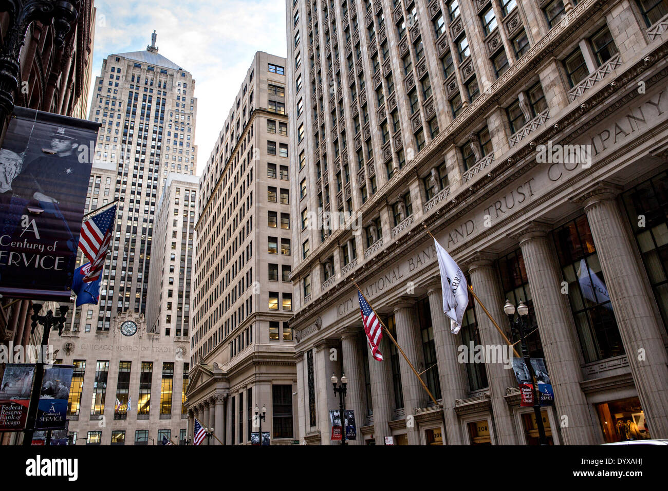 Chicago Board of Trade Building et la City National Bank and Trust Company de Lasalle Street, Chicago, IL. Banque D'Images