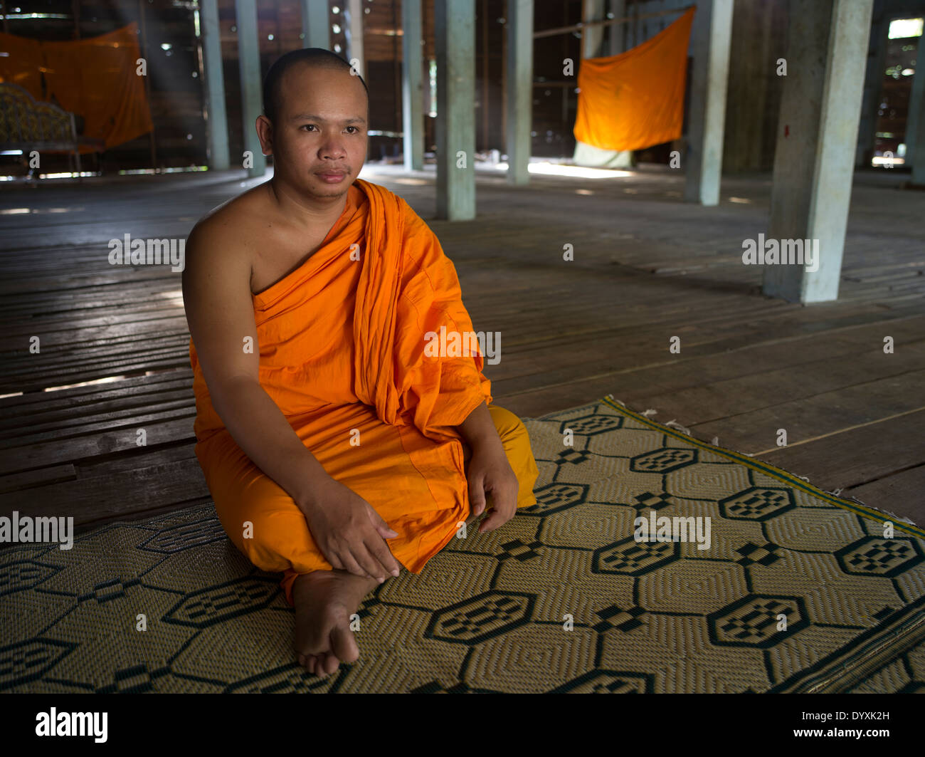 Le moine bouddhiste à Angkor Wat, Siem Reap, Cambodge Banque D'Images