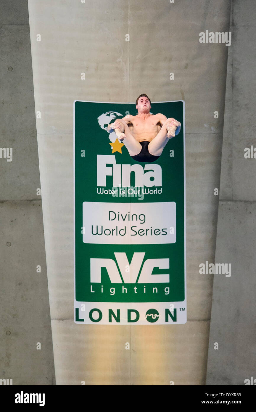 Londres, Royaume-Uni. Apr 27, 2014. David Boudia d'Amérique (USA) plongées dans la plate-forme de 10m Mens demi-finales au cours de la troisième journée de la FINA/NVC Diving World Series 2014 au London Centre aquatique. Credit : Action Plus Sport/Alamy Live News Banque D'Images